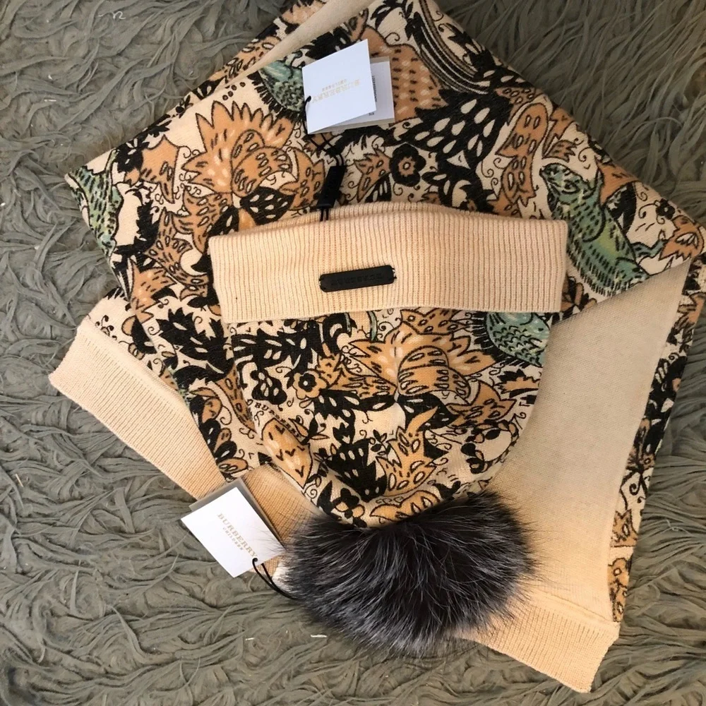 NWT Burberry hat and scarf set